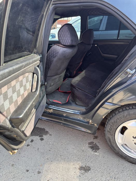 Продам Мерседес сешка 280 механика