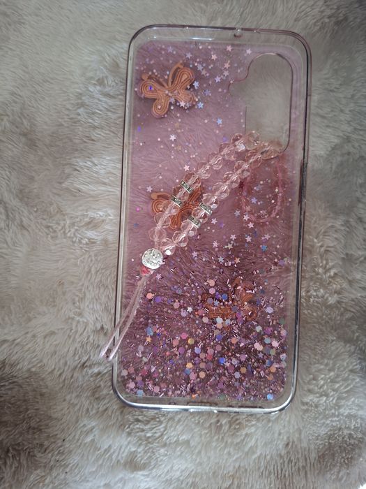 Продавам калъф за телефон А26 иА17