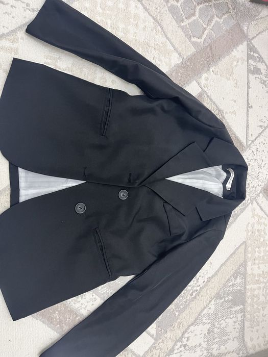 пиджак.Қара түсті пиджак