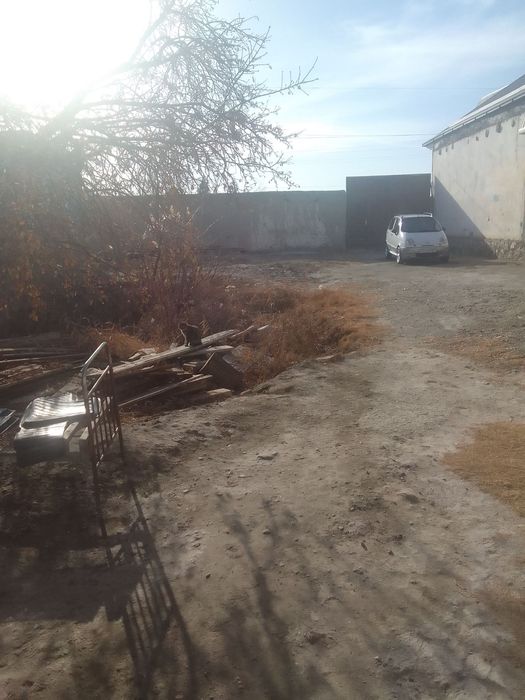 Beshrabot yer sotiladi yashash joyi ham bor