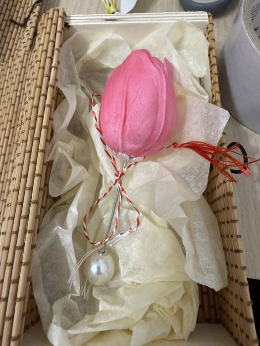 Brosa lalea martisor Martie