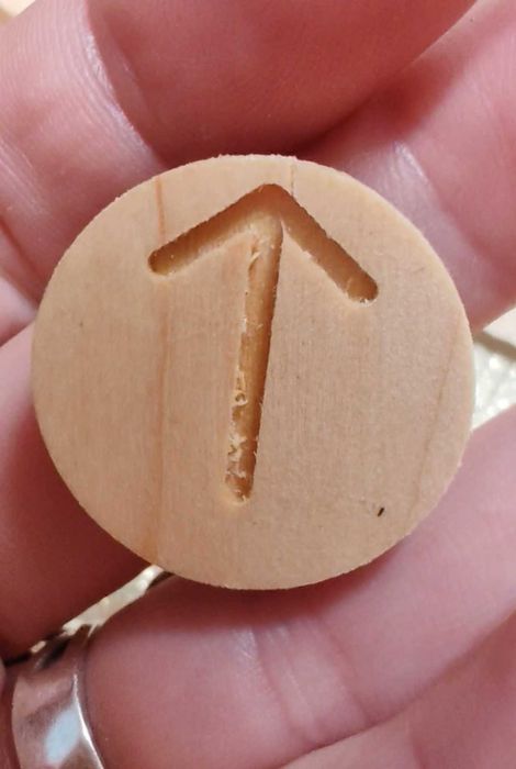 Карти таро лични  руни