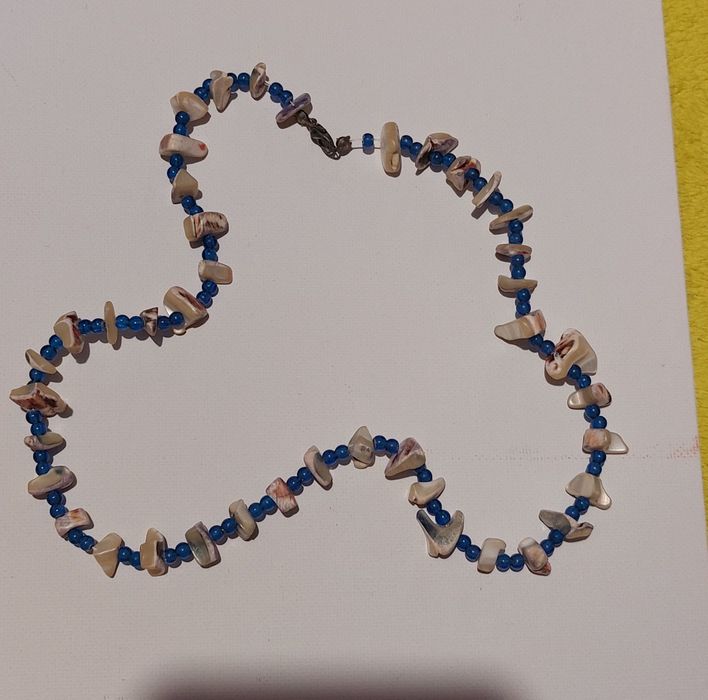 Дамски колиета и гривни