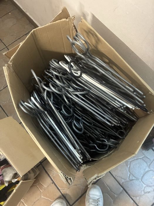 Umerase cu clips pentru fuste si umerase pentru bluze