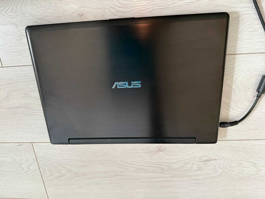 Asus K56 intel i5,ram 8GB,ssd 128GB+Hdd 500gb
