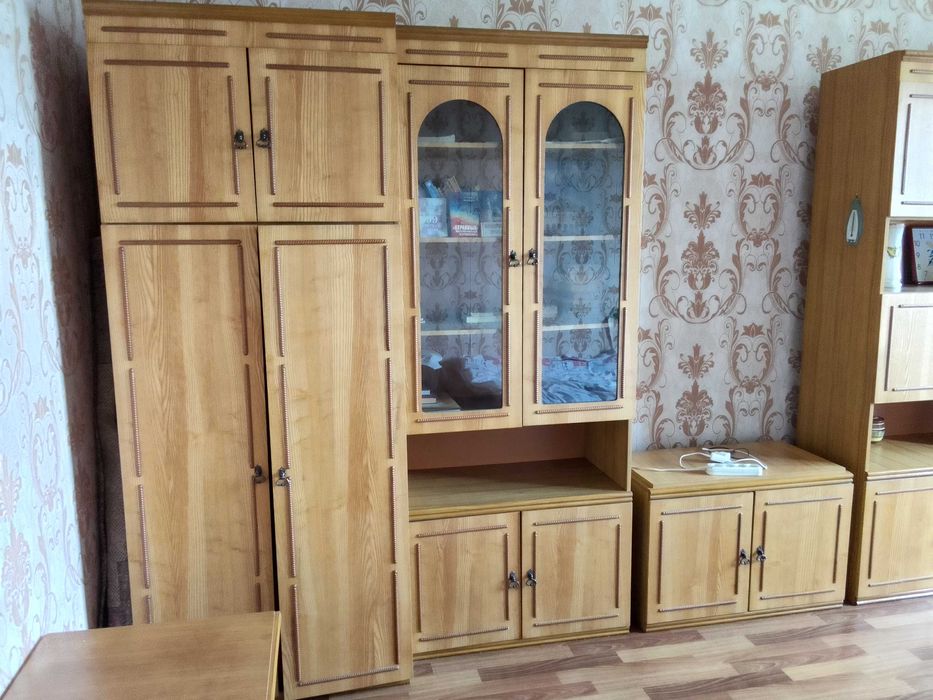 Продам стенку 10000тг.