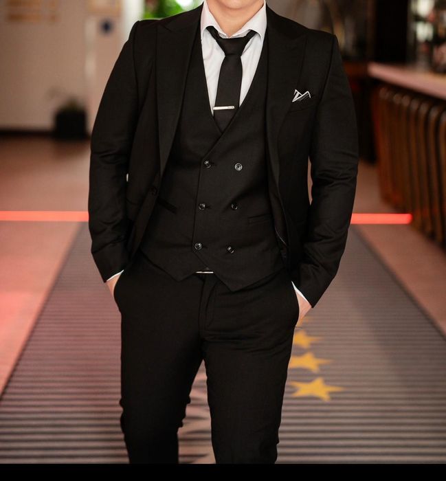 Costum pentru băieți, majorat