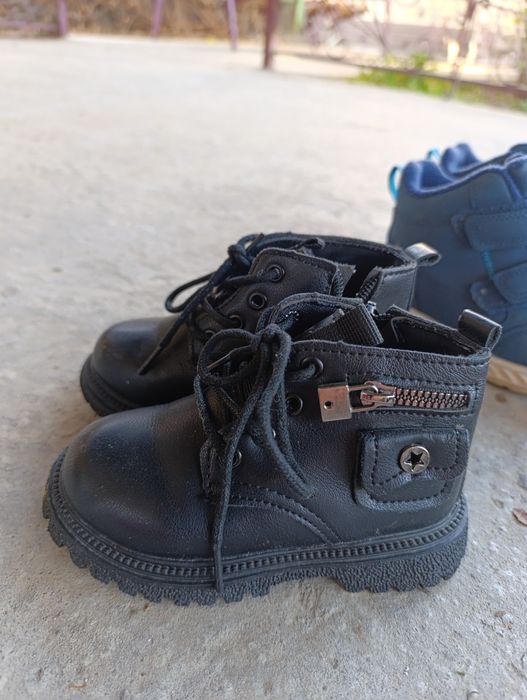 Детская обувь в отличном состоянии.