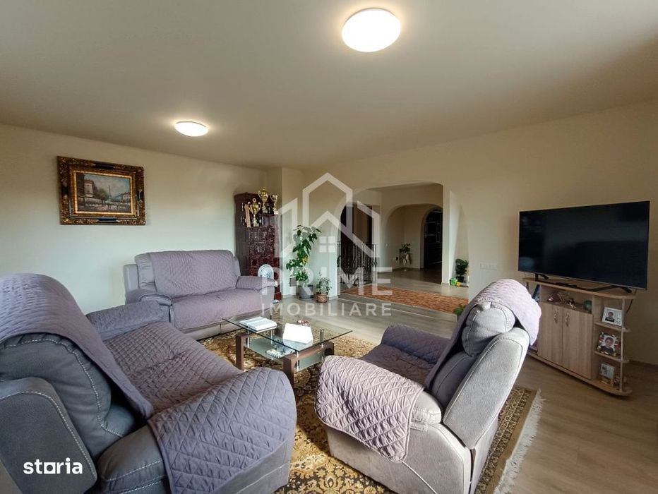Casa / Proprietate deosebita cu 8142 MP teren | Oarda |