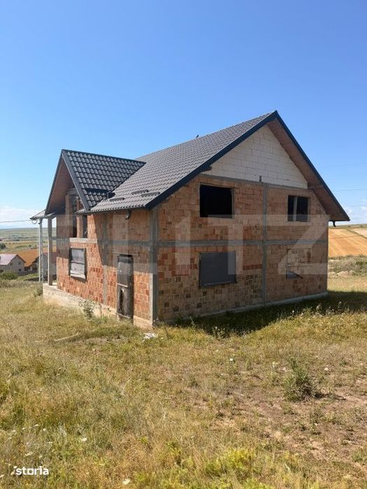 Casa cu etaj la rosu, 200 mp, 1000 mp teren, zona Scheia