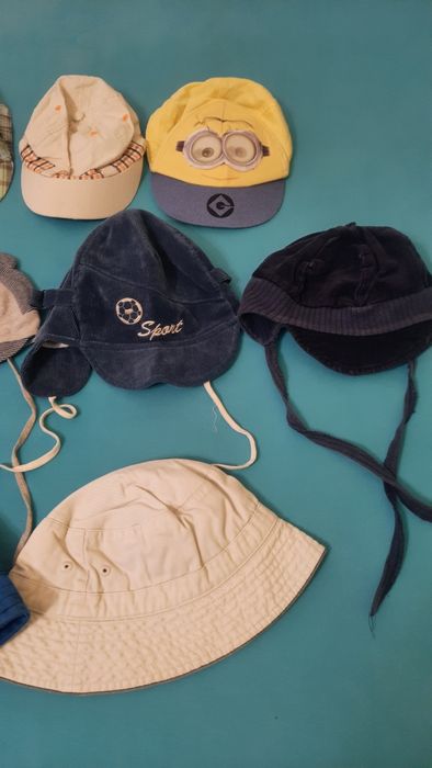 Lot căciulile și bascute bebe