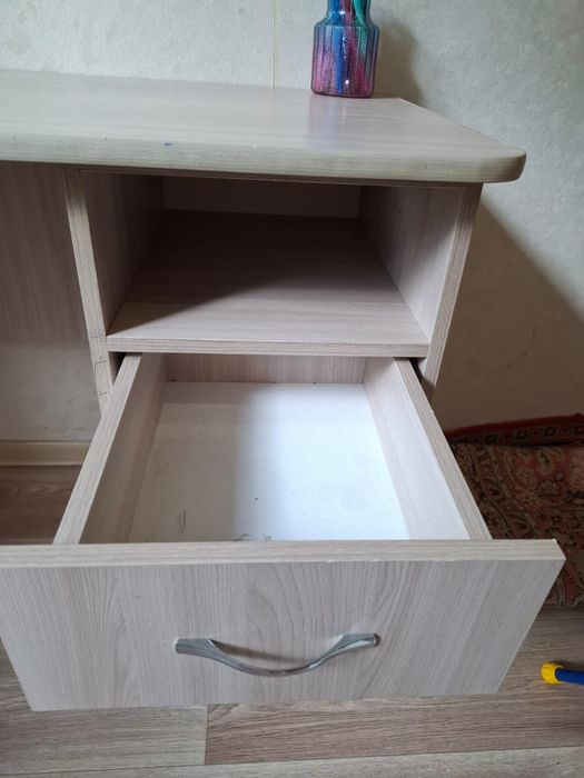 Продам письменный стол