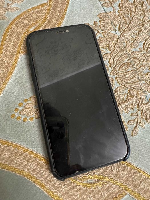 Продаю iPhone XR 128 GB