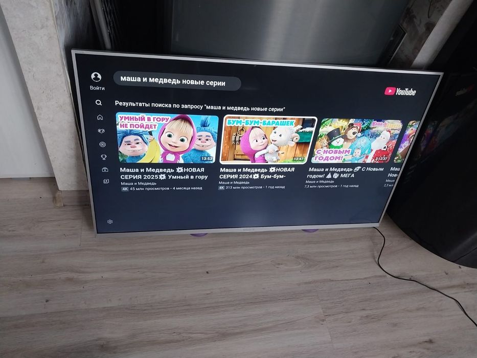 Смарт телевизор Sony 109см. С креплением на стену.