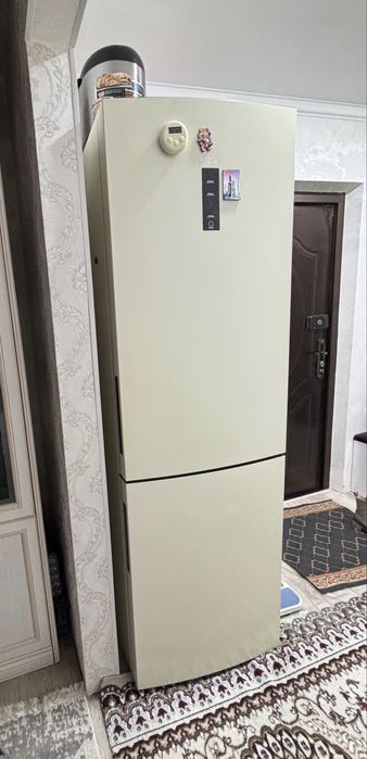 Продаю холодильник Haier