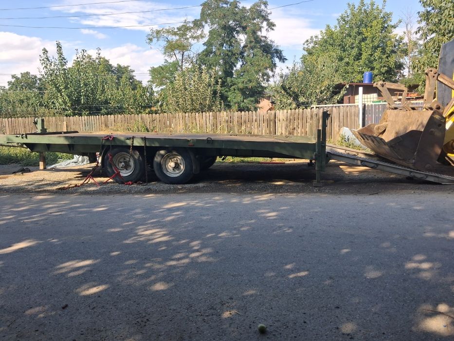 Închiriez buldoexcavator Komatsu si bascula 15 t,trailer utilaje