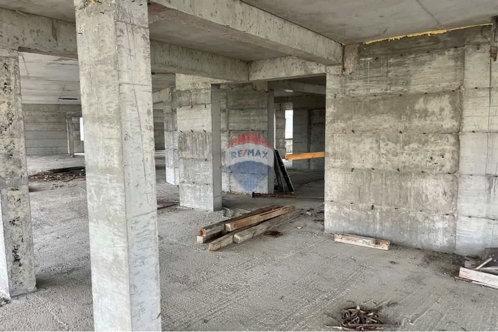 Продава се Двустаен апартамент в Варна, Възраждане 1 - 63 кв.м за 1353 €/кв.м - Снимка #7