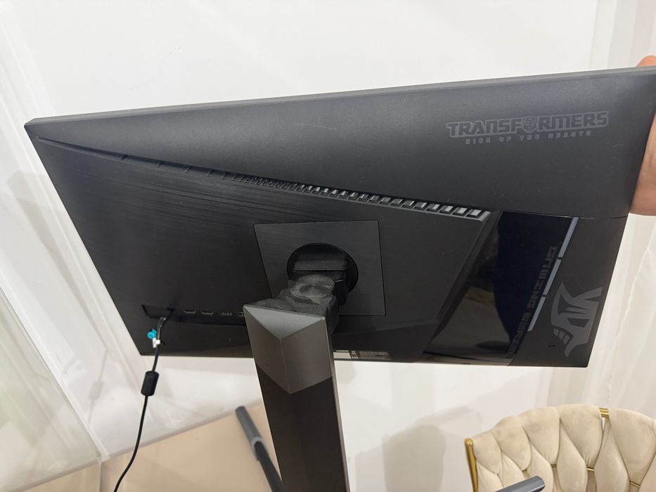 Монитор thunder robot 240