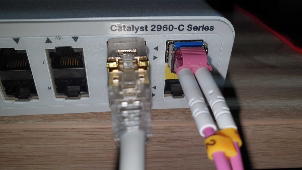 Switch Cisco ws-C2960C-8TC-L excelent streaming audio