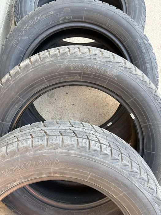 Шины  215/60/17   YOKOHAMA