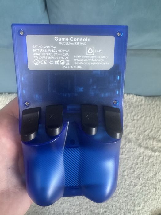 Игровая приставка R36 MAX