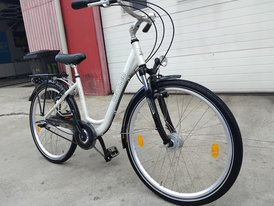 Vând bicicleta din aluminiu pentru damă