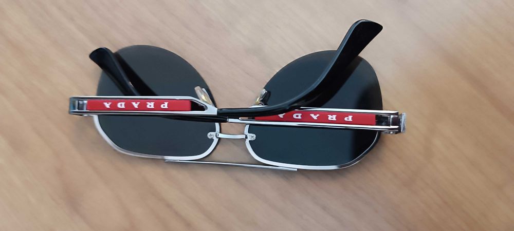 Ochelari de soare Prada