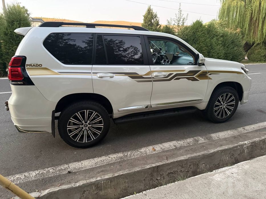 Toyota land cruiser prado
