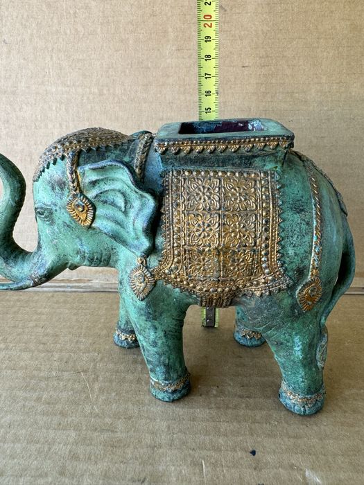 Прекрасна КУХА стара медна фигура на слон , статуетка