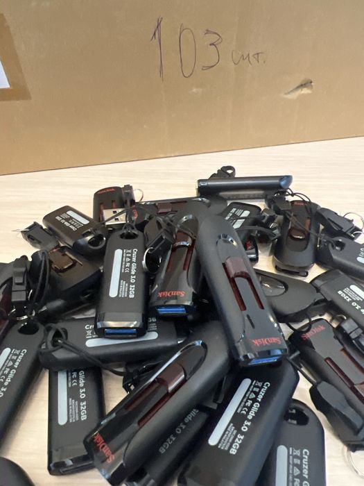 Продам USB SanDisk 3.0 32 Gb