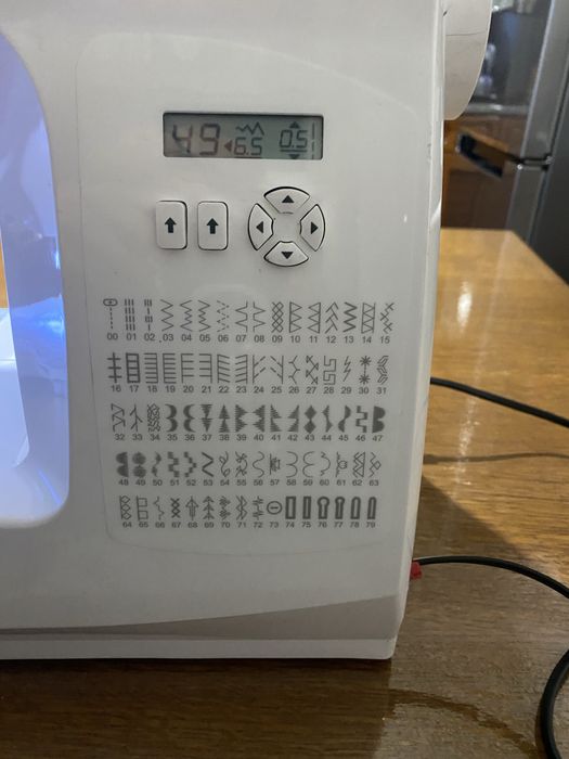 Masina de cusut computerizata Singer