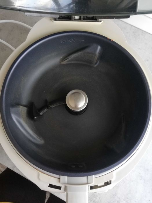 Friteuza cu aer cald