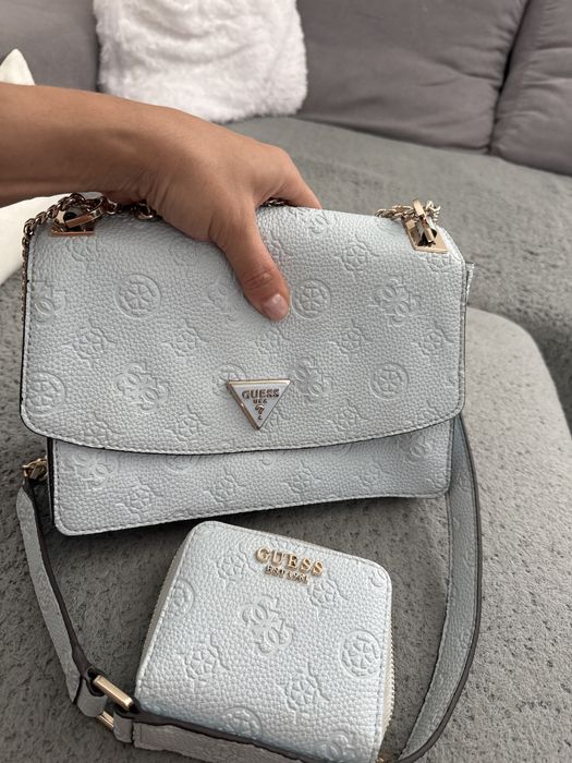 Оригинална чанта на GUESS