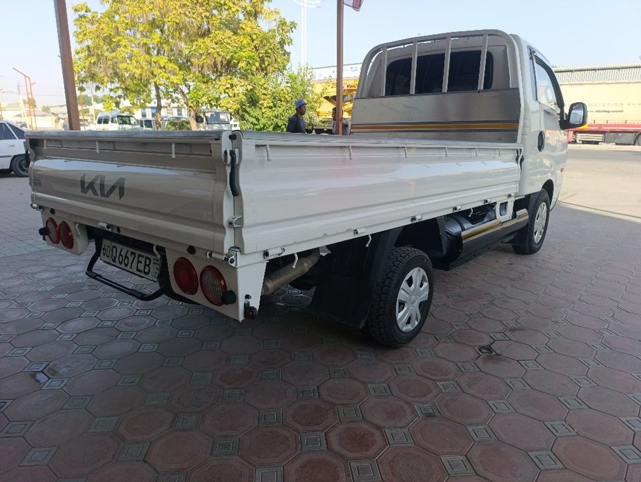 Kia bongo 2014  sotiladi