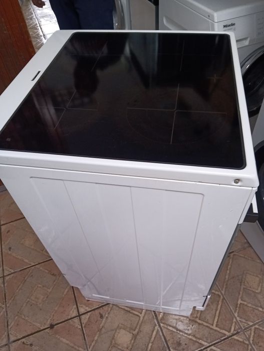 Свободно стояща печка с керамичен плот Gorenje с две години Гаранция!