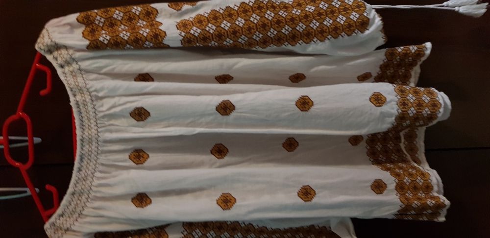 Ie bluza cu broderie tradiționala