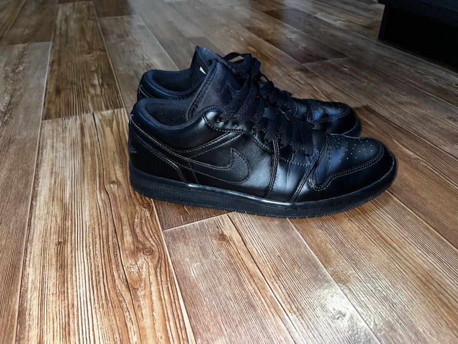 Nike air jordan low total black