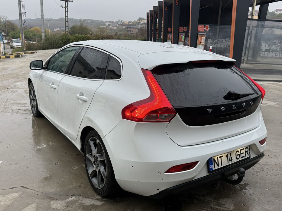 VOLVO V40 2015 — imagine 4