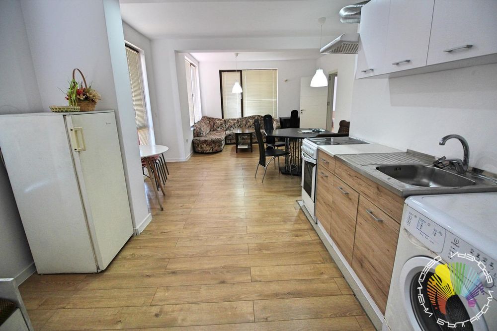 Дава се под наем Тристаен апартамент в Бургас, Възраждане - 118 кв.м за 459 € - Снимка #1