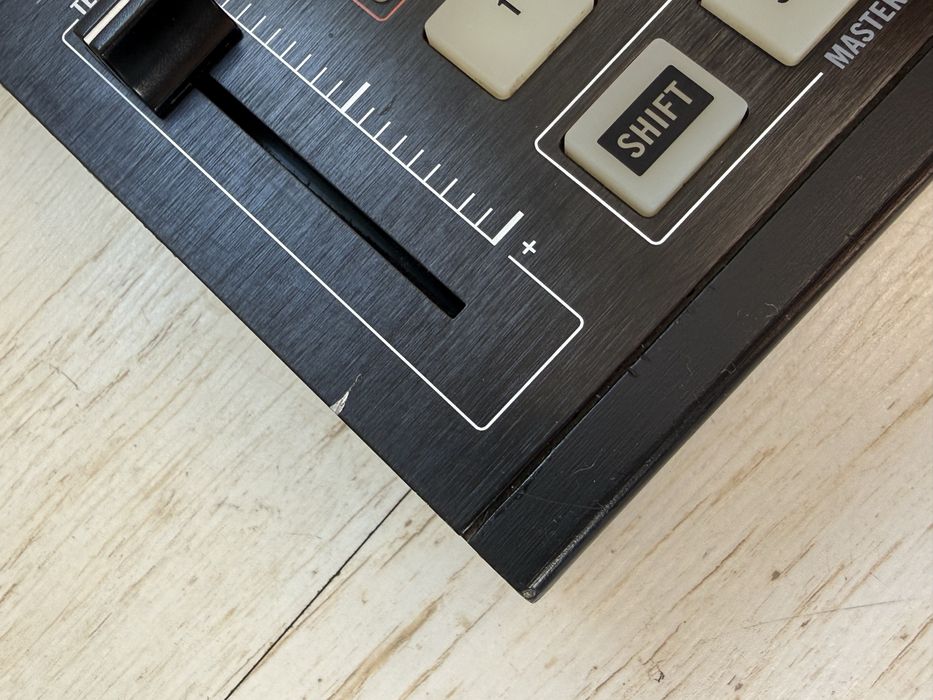 Consola native instruments Dj TRAKTOR kontrol S4 MK3