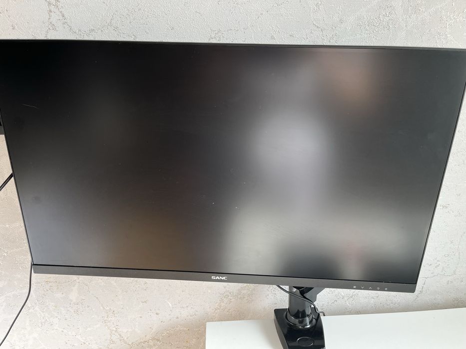 Продам монито с кранштеином в комплекте