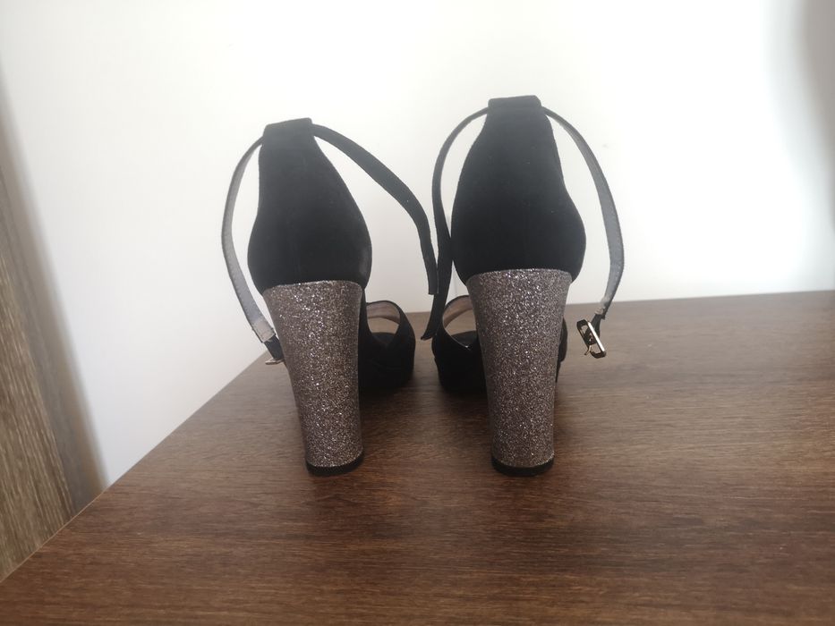 Sandale cu toc gros mar. 36