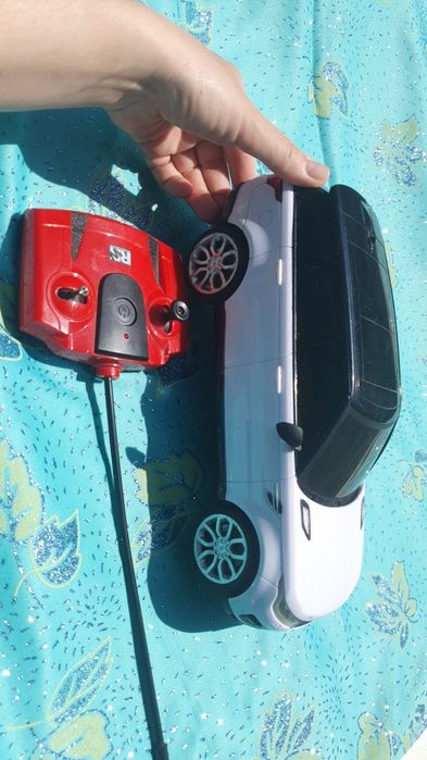 Продам Электромашинку на пульте