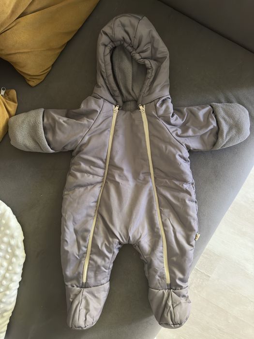 Продам осений комбинезон для малыша