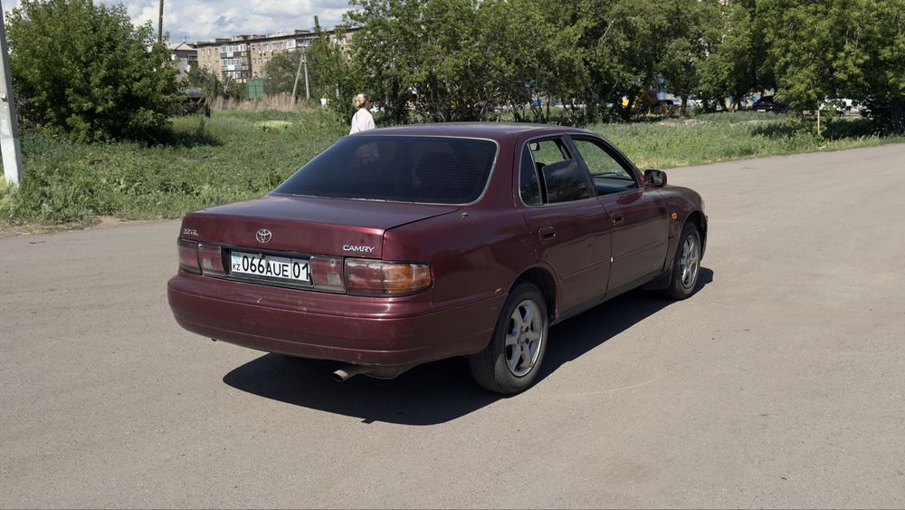 Тойота Камри.      .