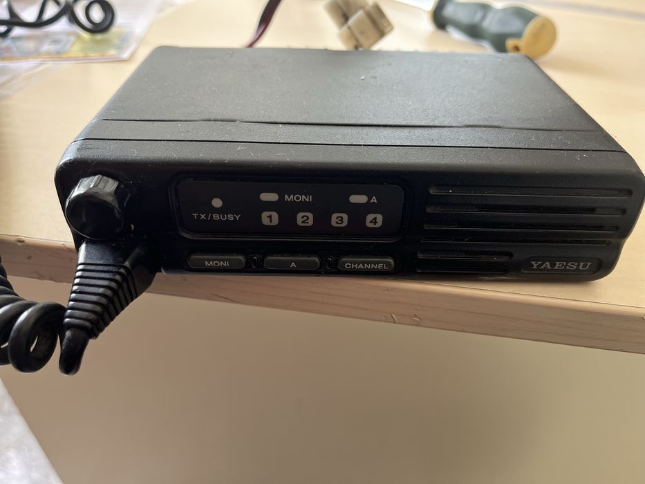 Радиостанция YAESU