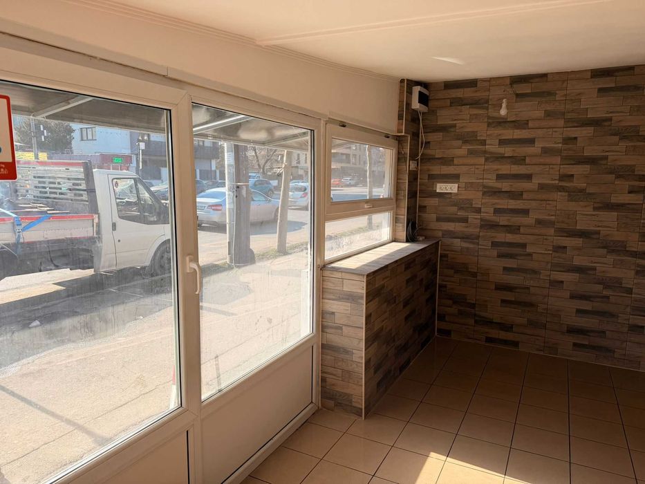 Spatiu Comercial Stradal Sector 1 de inchiriat