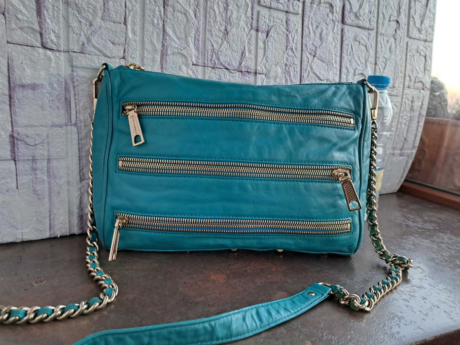 дамска чанта,малка кожена чантичка Rebecca Minkoff -естествена кожа,синя