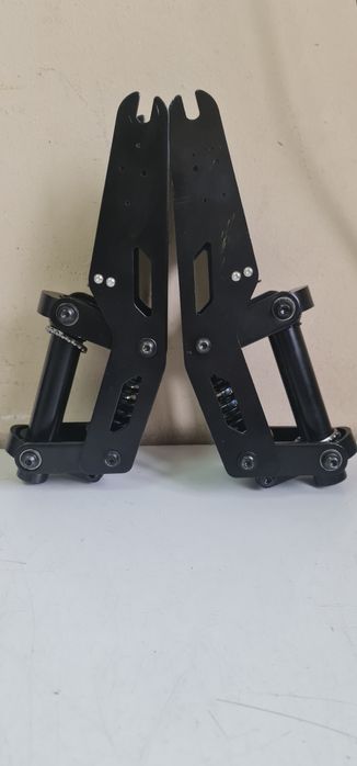 Продавам 2бр. предно окачване за тротинетка xiaomi m365, essential