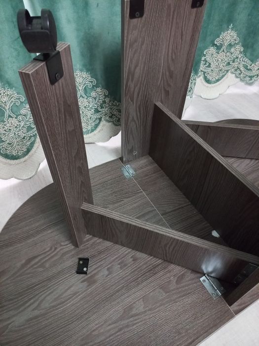 Стол (журнальный) новая